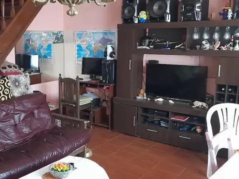 Casa en venta - 5 Dormitorios 3 Baños - 430Mts2 - Mar del Plata