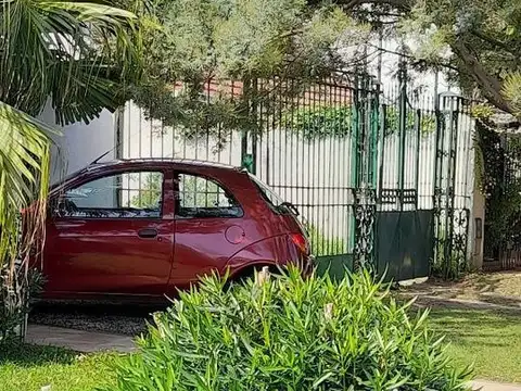 Casa en Venta con 2 cocheras