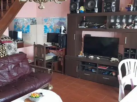 Casa en venta - 5 Dormitorios 3 Baños - 430Mts2 - Mar del Plata