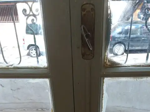 Monoambiente a la calle con balcon