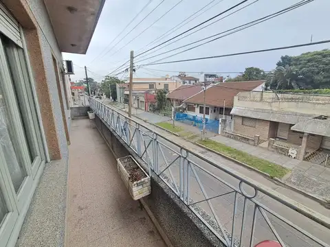 VENDE CASA MULTIFAMILIAR ISIDRO CASANOVA