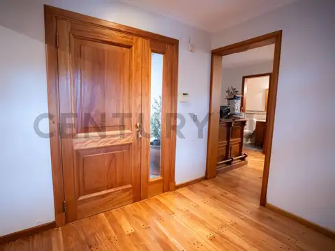 503 entre 18 y 18 bis CASA DE 5 DORMITORIOS CATEGORIA EN VENTA GONNET PILETA