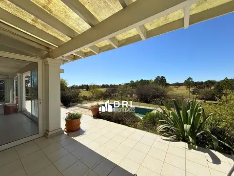 Casa 6 ambientes con 5 baños