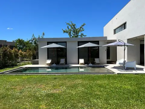 Libertad 310 300