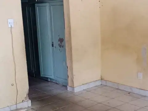 Casa en Alquiler con 1 cochera