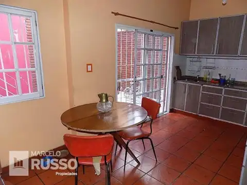 Depto Tipo Casa 3 ambientes con 2 baños