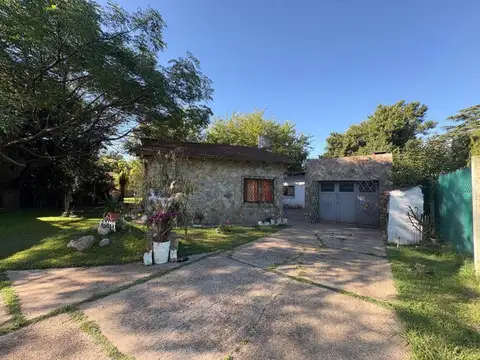 Casa 5 ambientes con 1 baño