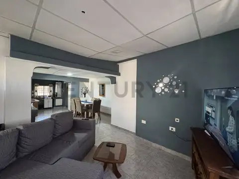 CASA CON DEPARTAMENTO EN VENTA EN GENERAL ROCA