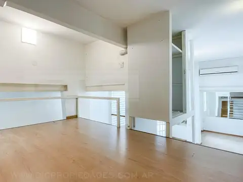 Roque Saenz Peña al 1500 entre Av Maipu y Juan de Garay