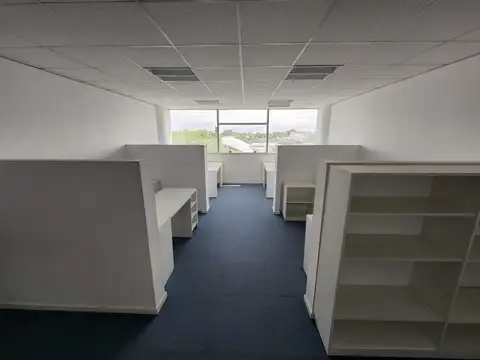 Oficina en Venta con 7 cocheras