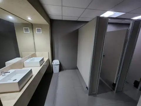 Oficina en venta - San Isidro
