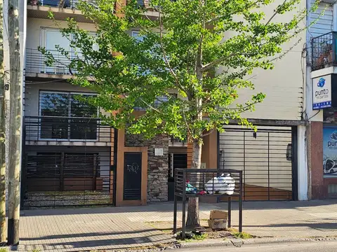 Monoambiente con cochera en Castelar sur