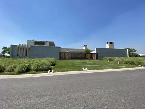 Los Castaños 300