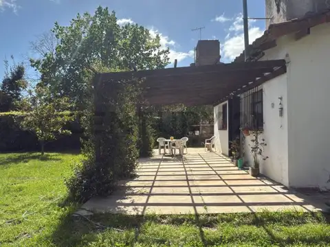 VENTA DE CASA-LOTE EN CITY BELL 466 E/ 17 Y 19. APTO CREDITO