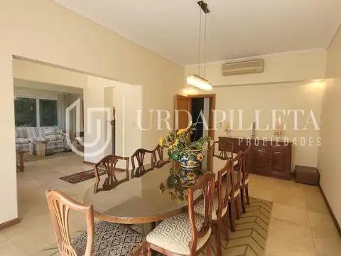Casa 10 ambientes con 5 baños