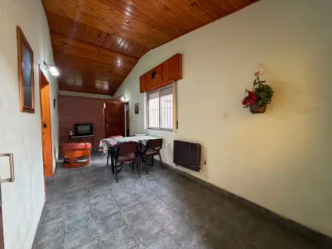 Casa 3 ambientes con 1 baño