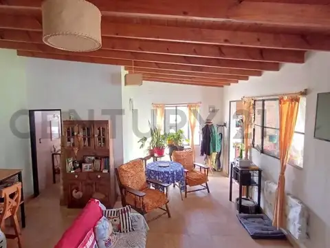 Casa 2 ambientes con 1 baño