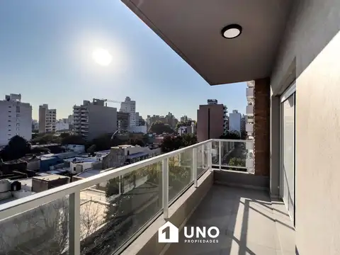 Mendoza y Ov. Lagos - Dpto de 2 Dormitorios Externo. Posibilidad cochera.