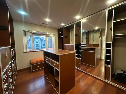 Casa 7 ambientes con 6 baños