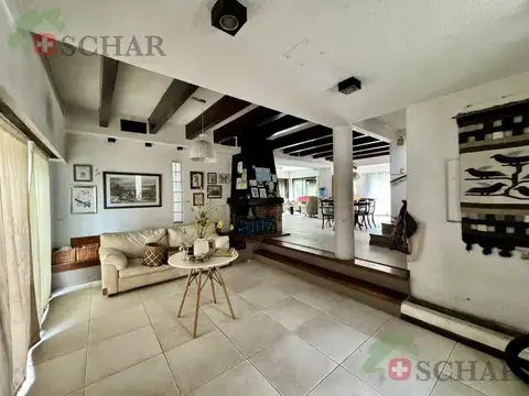Casa 5 ambientes con 3 baños