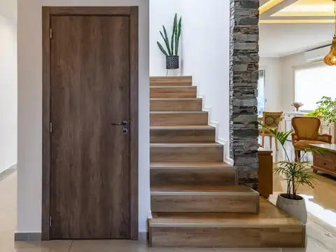 Casa 6 ambientes con 5 baños