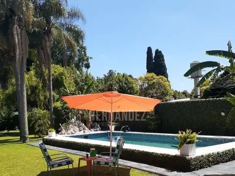 CASA QUINTA 4 AMB, PARQUE PISCINA, QUINCHO, PARRILLA. 1200M2