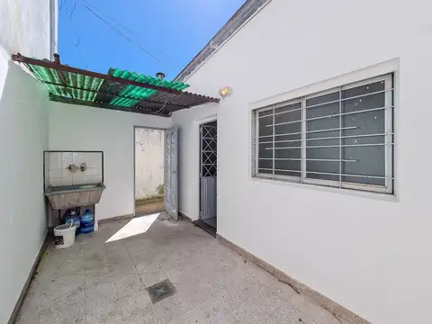 Depto Tipo Casa 2 ambientes con 1 baño