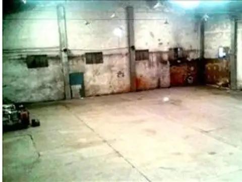 Venta galpón a metros del Mercado de Fisherton