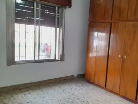 VENTA EN BLOCK CASA 3 AMB C/COCHERA + 2 LOCALES