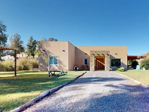 CASA A LA VENTA EN BARRIO LAS MALVINAS II