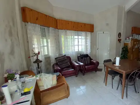 Casa 4 ambientes con 1 baño