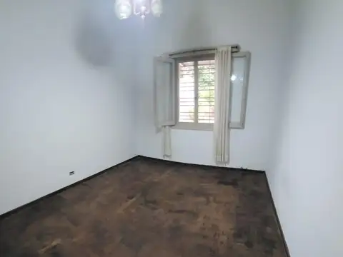 Casa en Alquiler con 1 cochera