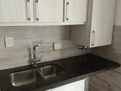 Constitución 800, Piso 2