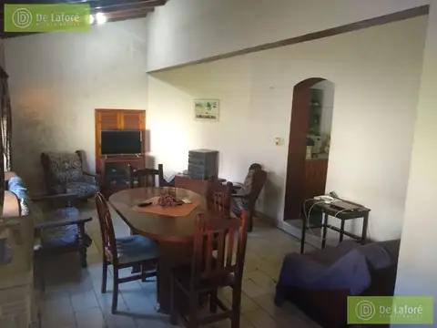 Venta - Casa 4 amb en Beccar en lote propio de 10x22, con jardín, galería y garage
