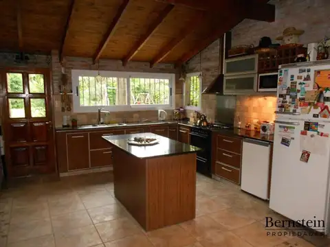 CASAQUINTA EN VENTA :: 5 AMBIENTES :: ITUZAINGO NORTE
