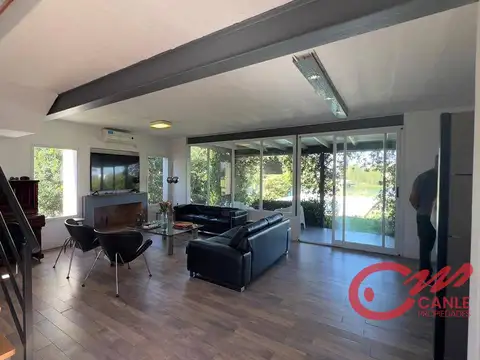 Casa 6 ambientes con 3 baños