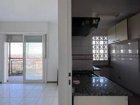 Venta departamento 4 ambientes Balcón corrido luminoso<span style="white-space: pre