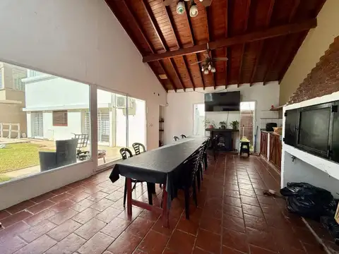 VENTA CASA 6 AMBIENTES EN RAMOS MEJÍA
