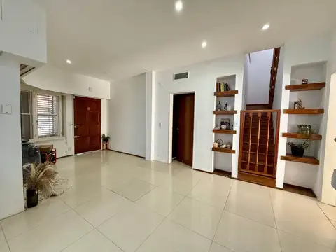 Casa 7 ambientes con 4 baños