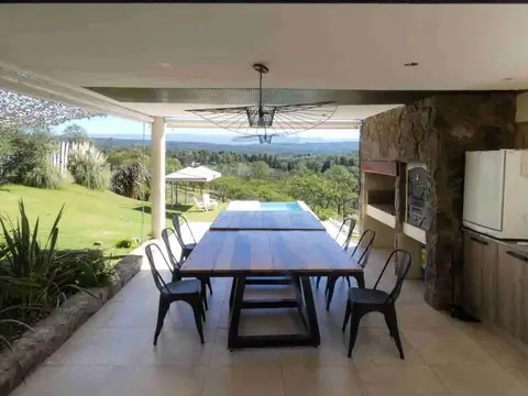 Casa 6 ambientes con 3 baños
