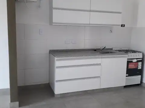 Departamento en Alquiler en Villa Ballester, $ 650.000