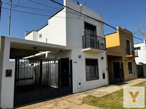 Dúplex en venta - 2 Dormitorios 1 Baño - Cochera - 200Mts2 - Saladillo