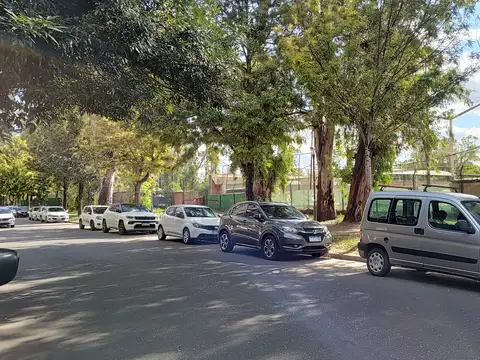 Mariano Moreno 1900, Piso 1