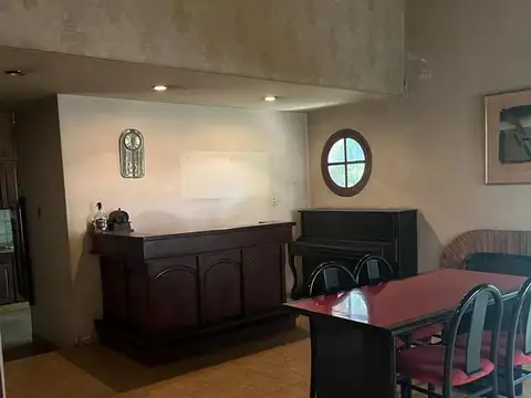 Casa en Venta en Castelar, USD 190.000