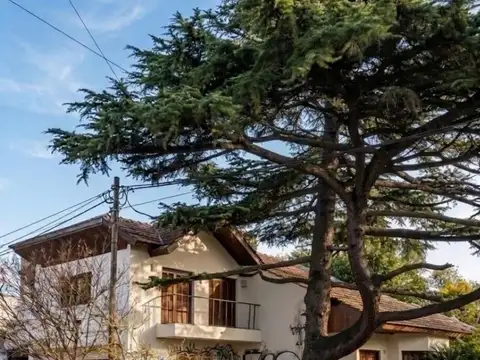 Castelar norte venta chalet ideal para actualizar