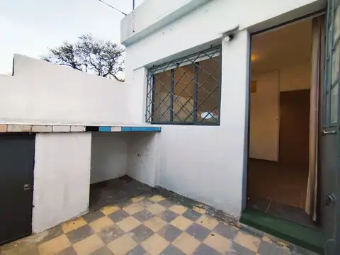 VENTA DE APARTAMENTO DE 1 DORM. EN BUCEO C/PATIO