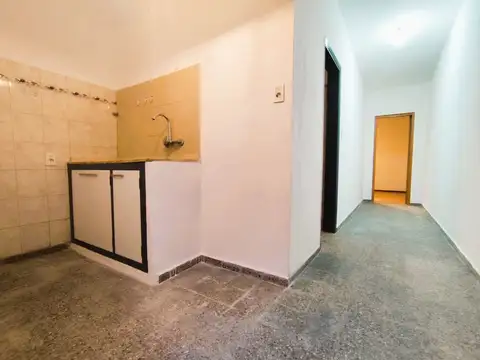 VENTA DE APARTAMENTO DE 1 DORM. EN BUCEO C/PATIO