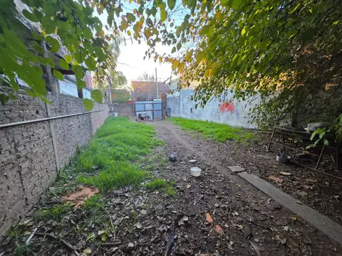 TERRENO 300 mts2 CON MEJORAS - VILLA BALLESTER