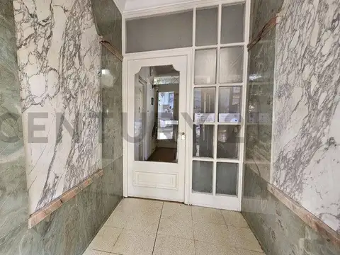 Venta PH 2 ambientes con balcón en caballito