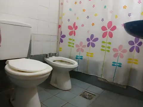 Casa 17 ambientes con 6 baños